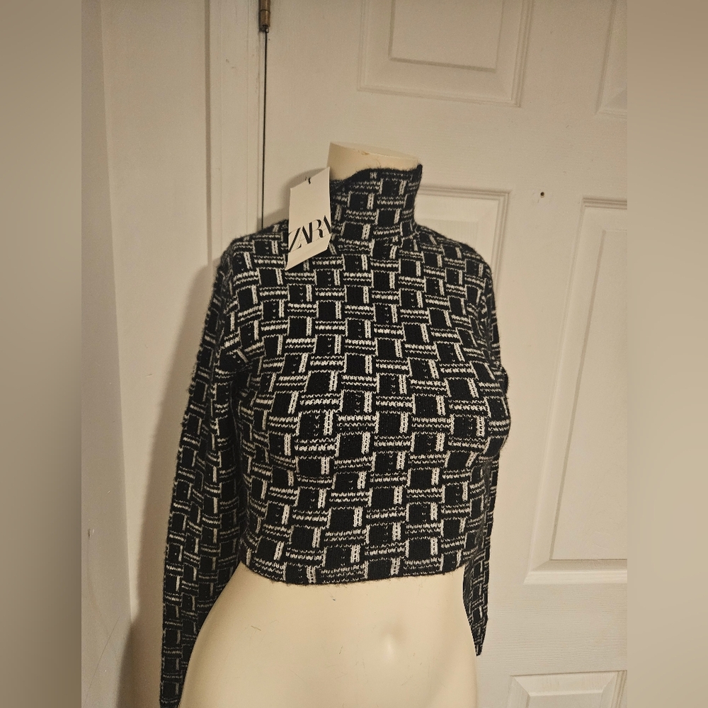 Zara Black and White Patterned Turtleneck Sweater